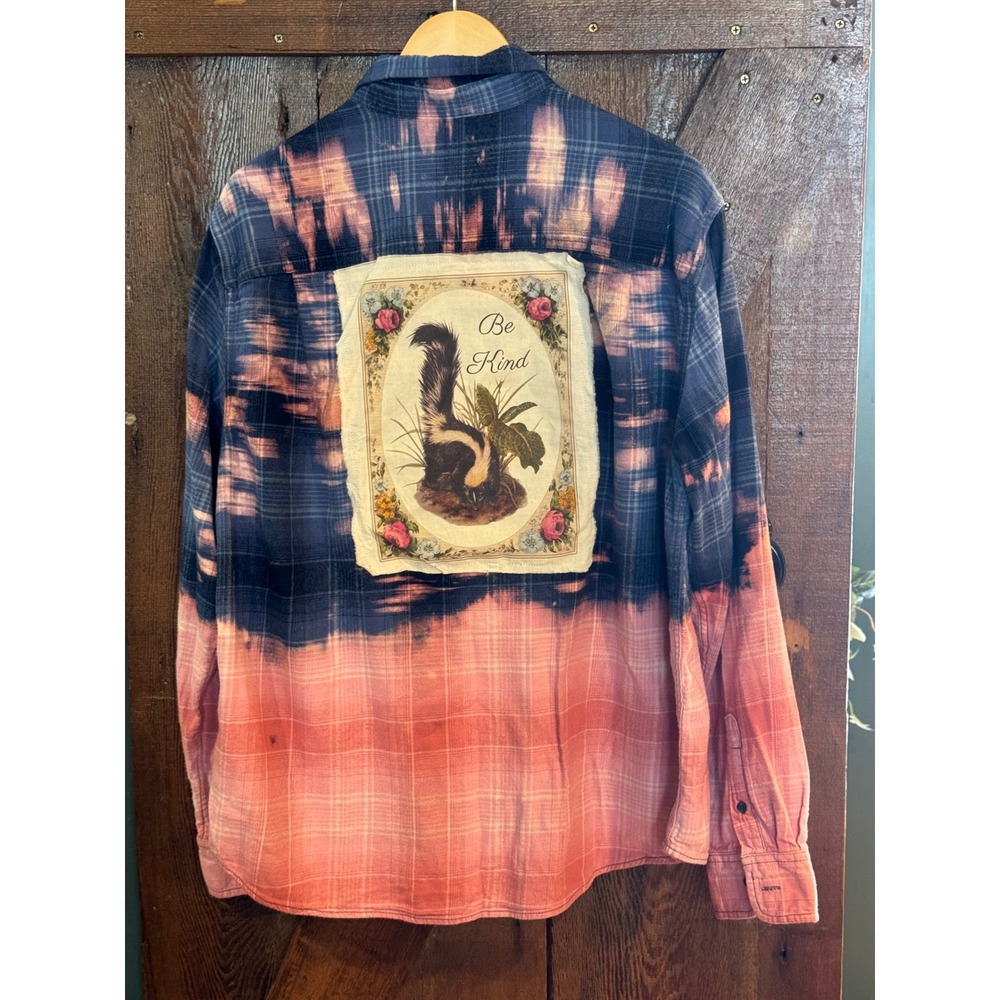 Be Kind Skunk Patch Flannel | Distressed Ombre Plaid | XL - Picture 4 of 5
